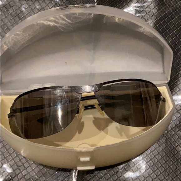 D and G glasses
